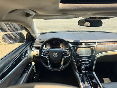 Used 2013 Cadillac XTS Luxury FWD image 25