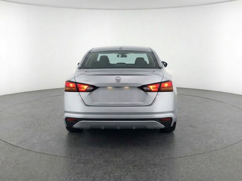 Used 2025 Nissan Altima 2.5 SV image 7