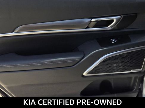 Used 2025 Kia Telluride S FWD image 12