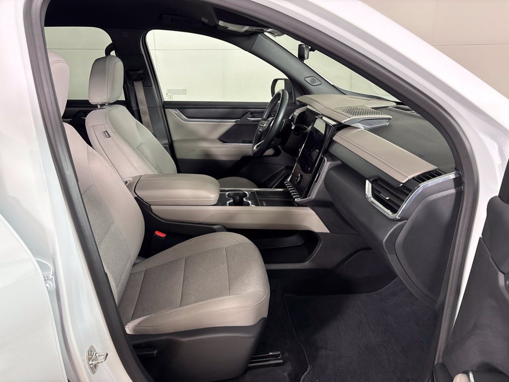 Certified 2026 GMC Acadia Elevation FWD image 20