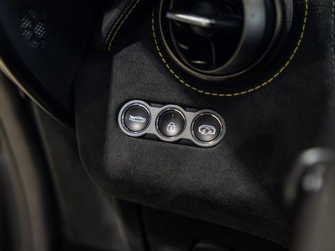 Used 2021 McLaren 720S Performance RWD image 37