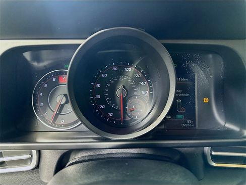 Used 2023 Hyundai Elantra SEL image 24