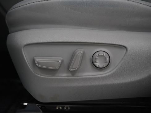 Used 2024 Toyota Highlander Platinum AWD/4WD image 29