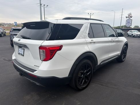 Used 2021 Ford Explorer XLT w/ Equipment Group 202A AWD/4WD image 6