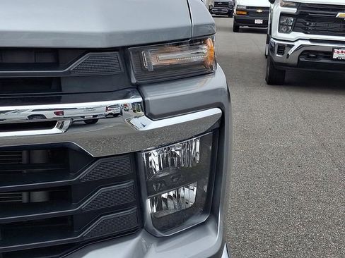 Certified 2025 Chevrolet Silverado 2500 LT w/ Convenience Package AWD/4WD image 9