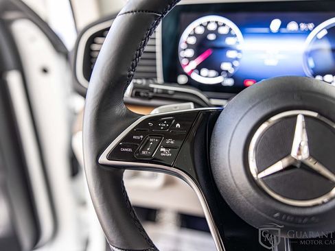 Used 2025 Mercedes-Benz GLE 450e 4MATIC w/ Driver Assistance Package image 26