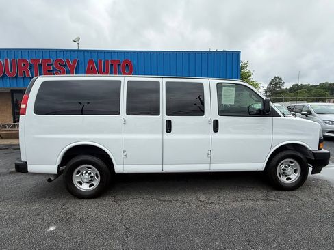 Used 2018 Chevrolet Express 2500 LS w/ Driver Convenience Package RWD image 10