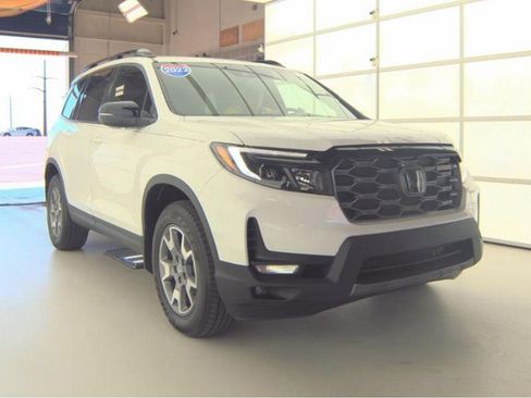 Used 2022 Honda Passport TrailSport image 4