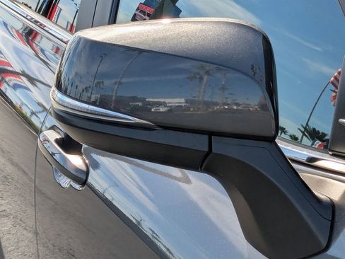 Used 2024 Toyota Highlander LE image 12