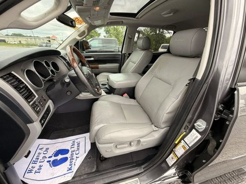 Used 2012 Toyota Tundra Limited w/ Platinum Pkg AWD/4WD image 8