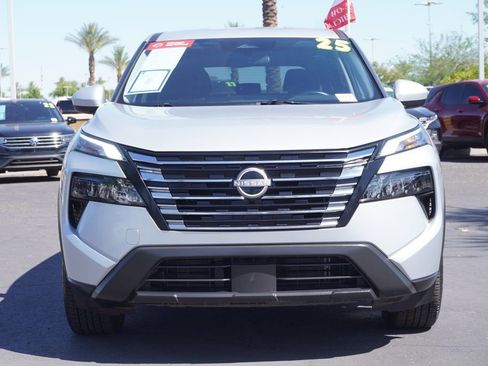 Certified 2025 Nissan Rogue SV image 5