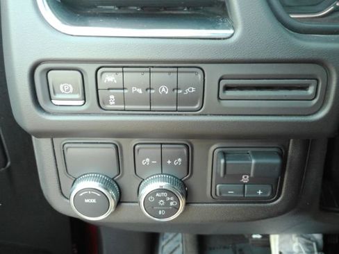 Used 2021 GMC Yukon SLT w/ SLT Luxury Package image 36