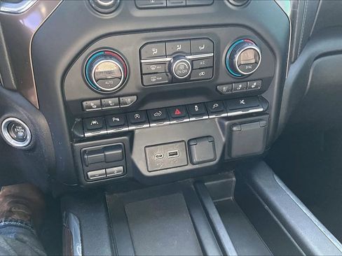 Used 2019 Chevrolet Silverado 1500 High Country w/ High Country Premium Package AWD/4WD image 22