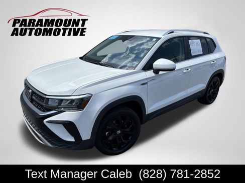 Certified 2023 Volkswagen Taos SE w/ Black Wheel Package AWD/4WD image 1