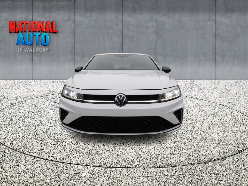 Used 2025 Volkswagen Jetta Sport FWD image 3