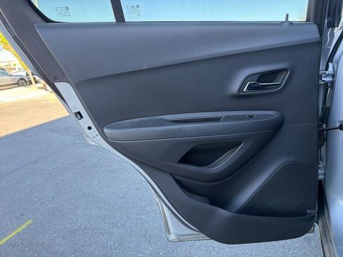 Used 2017 Chevrolet Trax LT w/ LT Convenience Package image 22