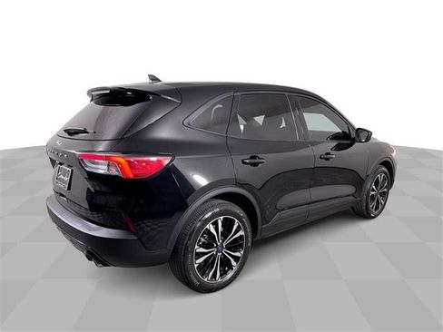 Used 2022 Ford Escape SE w/ SE Sport Appearance Package image 8
