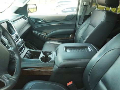 Used 2017 Chevrolet Tahoe LT w/ Luxury Package RWD image 9