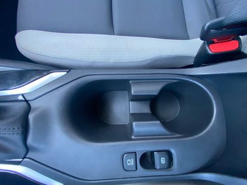 Used 2023 Toyota Corolla LE FWD image 23