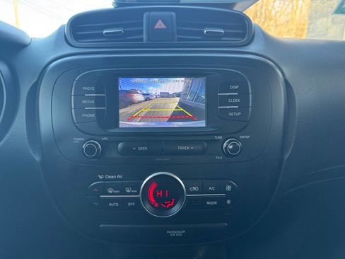 Used 2017 Kia Soul + image 29