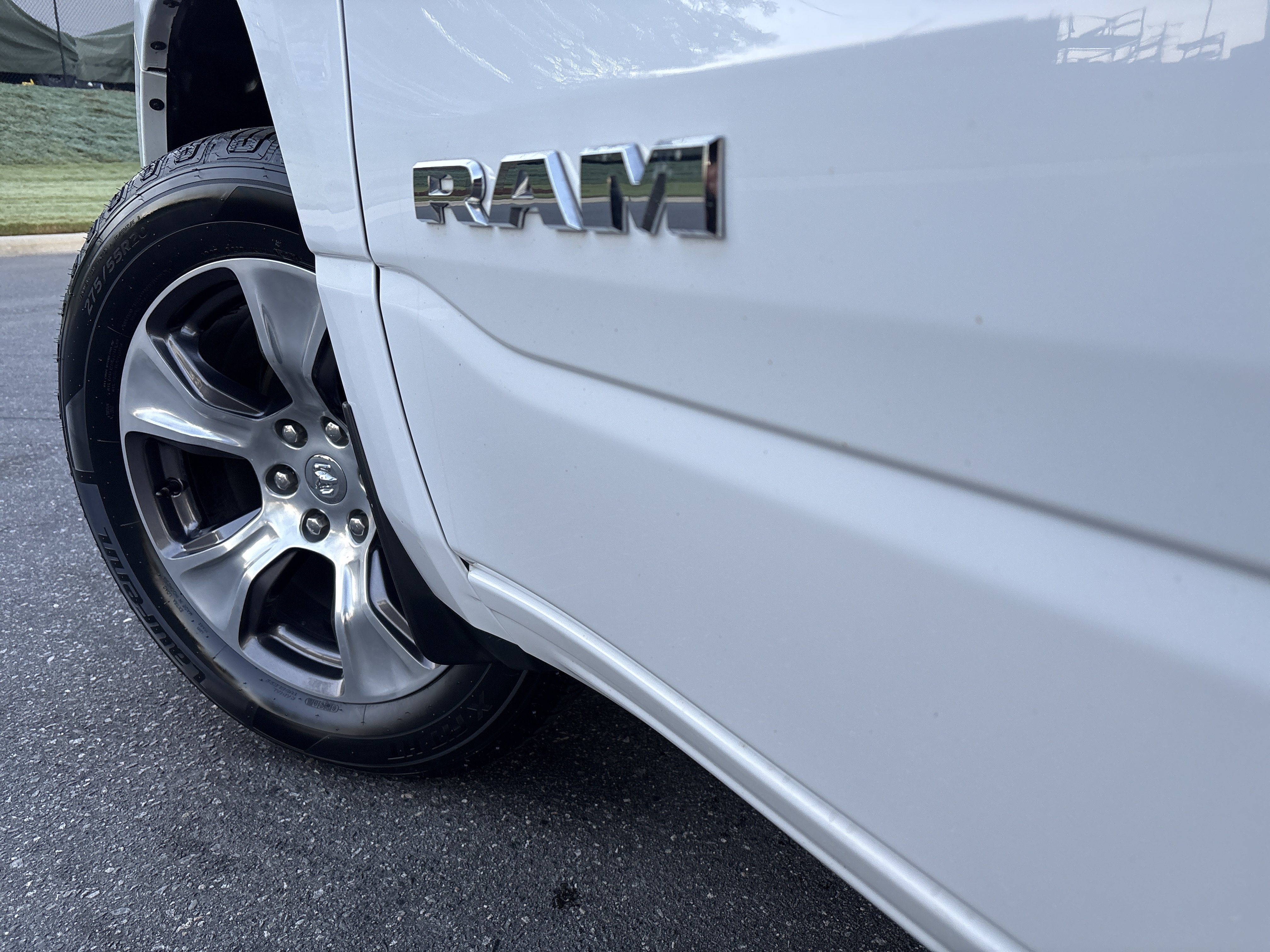 Used 2023 RAM 1500 Laramie AWD/4WD image 12