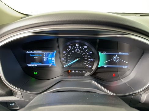 Used 2019 Ford Fusion SEL image 16