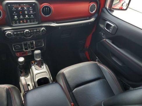 Used 2019 Jeep Wrangler Unlimited Rubicon AWD/4WD image 18