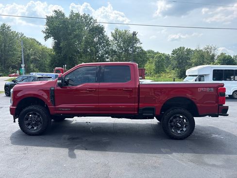 Used 2023 Ford F250 Lariat w/ Sport Appearance Package AWD/4WD image 4