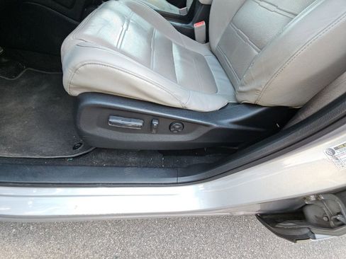 Used 2018 Honda CR-V Touring image 15