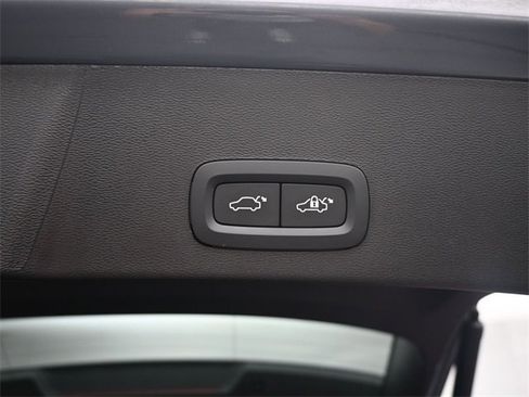 Used 2023 Volvo XC40 Recharge Ultimate image 30