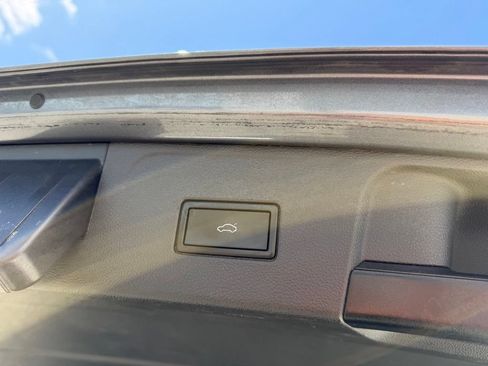 Used 2021 Volkswagen Atlas SEL FWD image 31