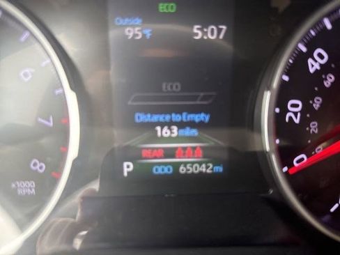 Used 2021 Toyota RAV4 LE AWD/4WD image 13