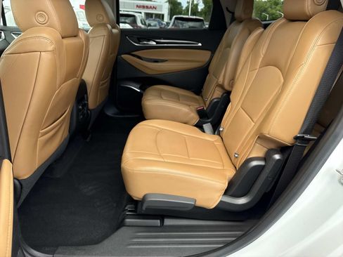 Used 2018 Buick Enclave Essence AWD/4WD image 28