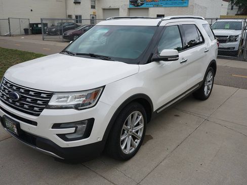 Used 2016 Ford Explorer Limited w/ Equipment Group 301A AWD/4WD image 9