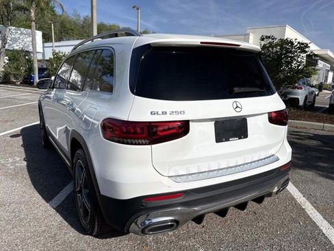 Used 2021 Mercedes-Benz GLB 250 image 4