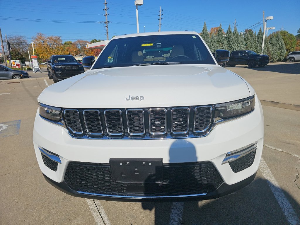 Certified 2025 Jeep Grand Cherokee Limited AWD/4WD image 5