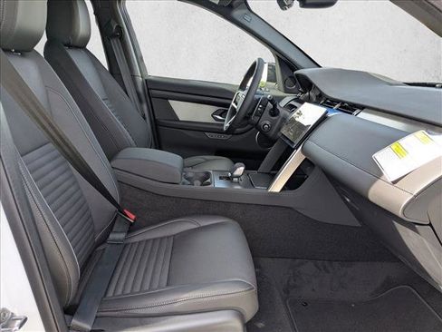 New 2026 Land Rover Discovery Sport Landmark image 17