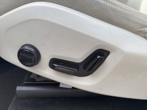 Used 2019 Volvo XC90 T6 Momentum image 17