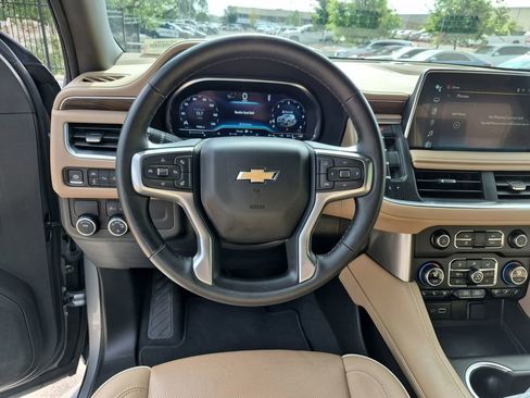 Used 2024 Chevrolet Suburban Premier RWD image 34