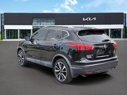 Used 2017 Nissan Rogue Sport SL FWD image 3
