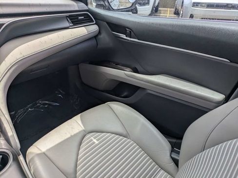 Used 2022 Toyota Camry SE FWD image 13