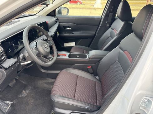 New 2026 Nissan Kicks SR image 11