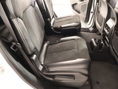 Used 2024 Jeep Grand Cherokee L Laredo RWD image 15