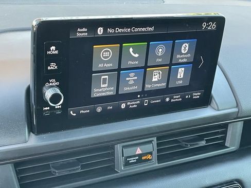 Used 2025 Honda Pilot TrailSport image 18