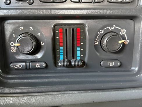 Used 2005 GMC Sierra 1500 SLE w/ Light Duty Power Package image 31