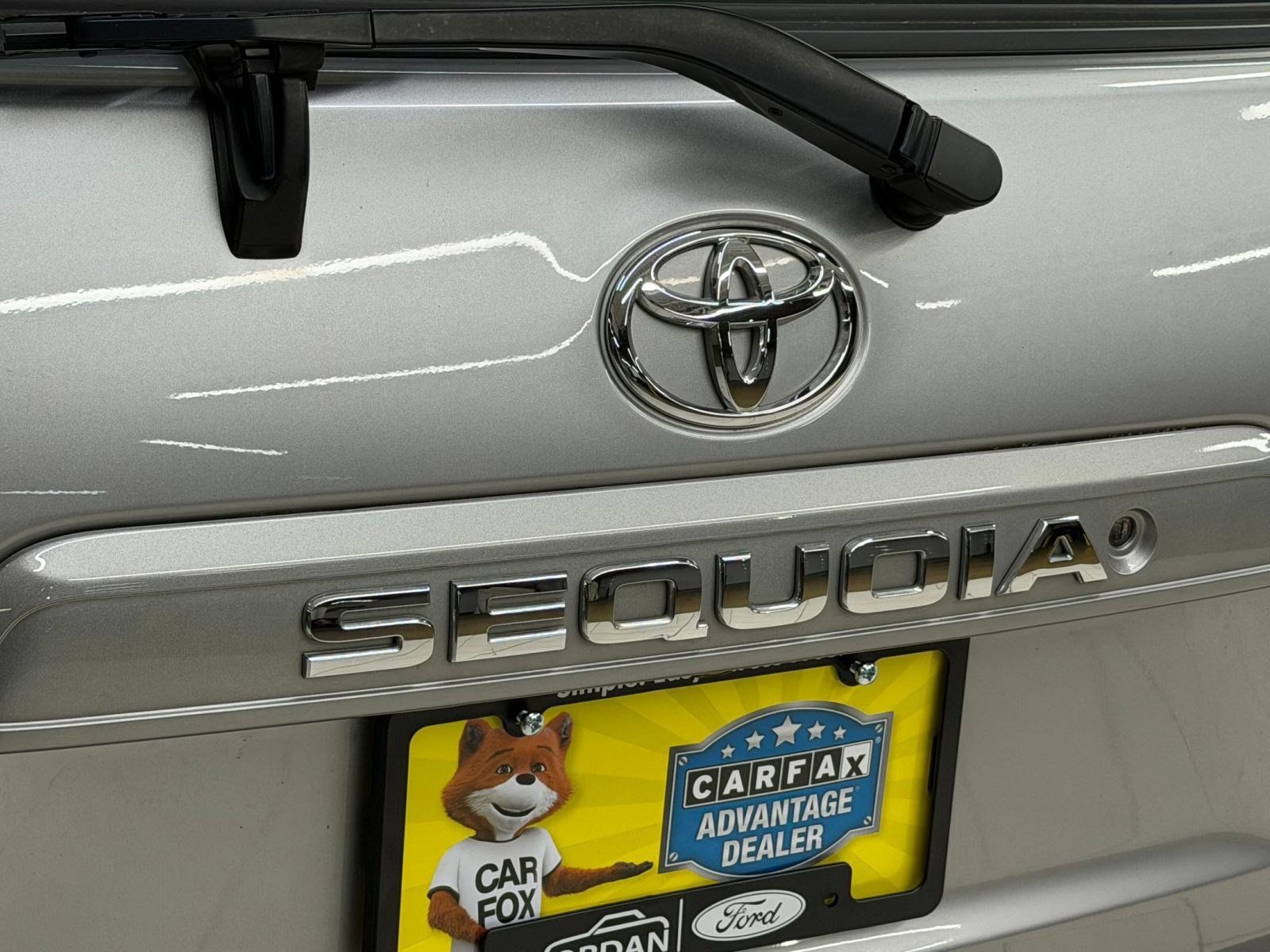 Used 2019 Toyota Sequoia SR5 AWD/4WD image 34