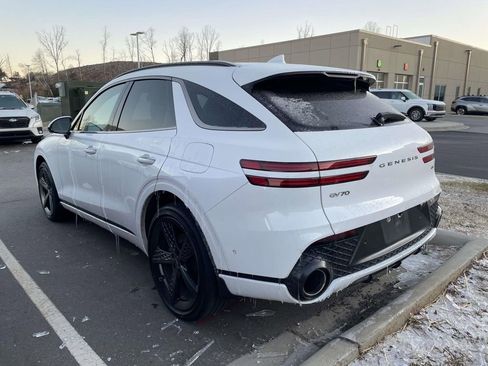 Used 2022 Genesis GV70 2.5T w/ Sport Prestige Package image 3