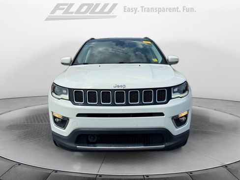 Used 2018 Jeep Compass Limited w/ Navigation Group FWD image 2