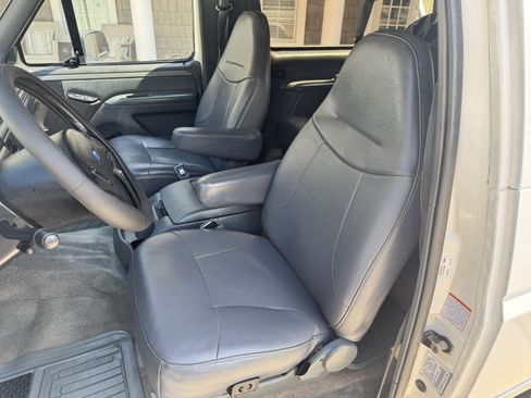 Used 1993 Ford Bronco XLT AWD/4WD image 13