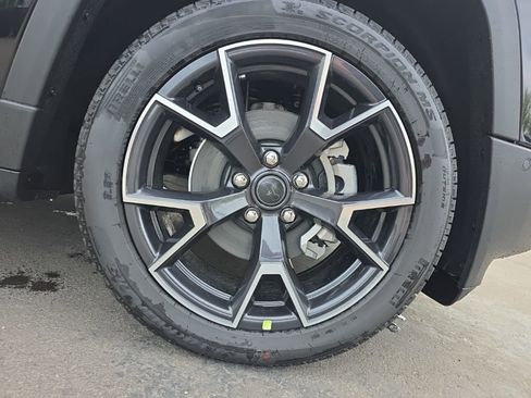 New 2026 Jeep Cherokee Overland w/ Trailer Tow Group image 9